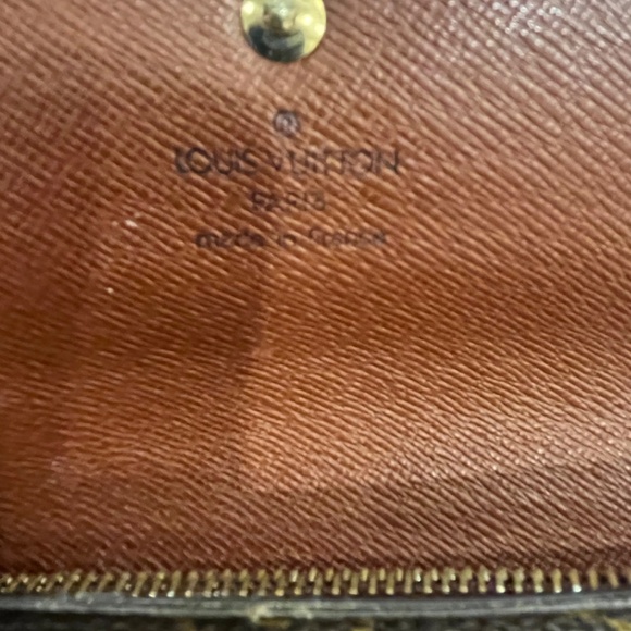 Authentic Louis Vuitton Long wallet with chain - Picture 4 of 9